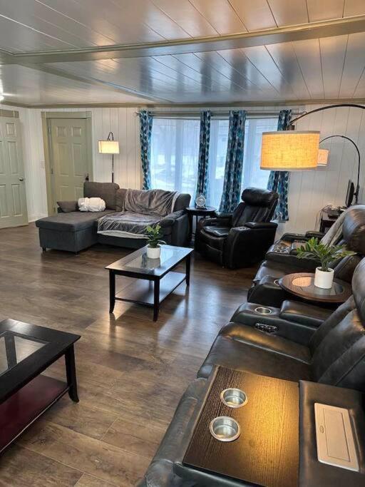Hot Tub 5 Beds Apartment Moorhead Ngoại thất bức ảnh